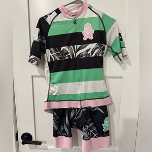 Betty Designs Kona Green and Pink Cycling Set. Size medium